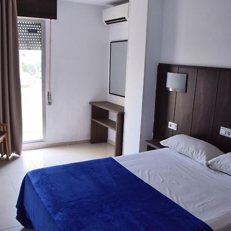 Hotel Niza Салоу Экстерьер фото