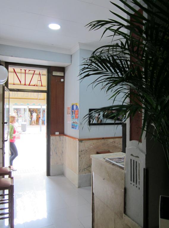 Hotel Niza Салоу Экстерьер фото