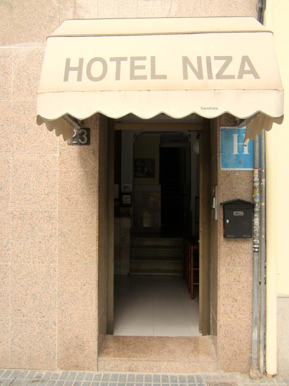 Hotel Niza Салоу Экстерьер фото