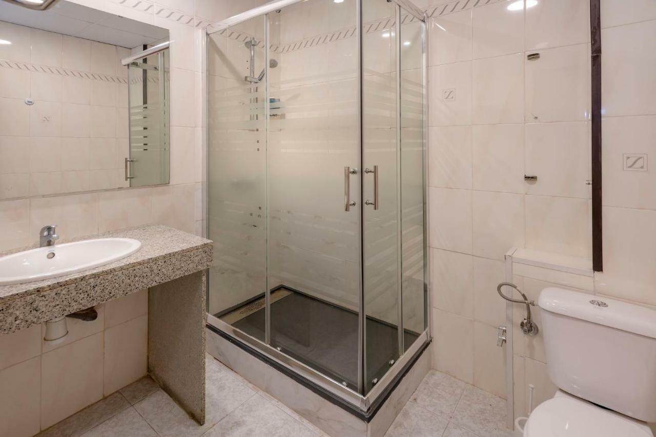 Hotel Niza Салоу Экстерьер фото